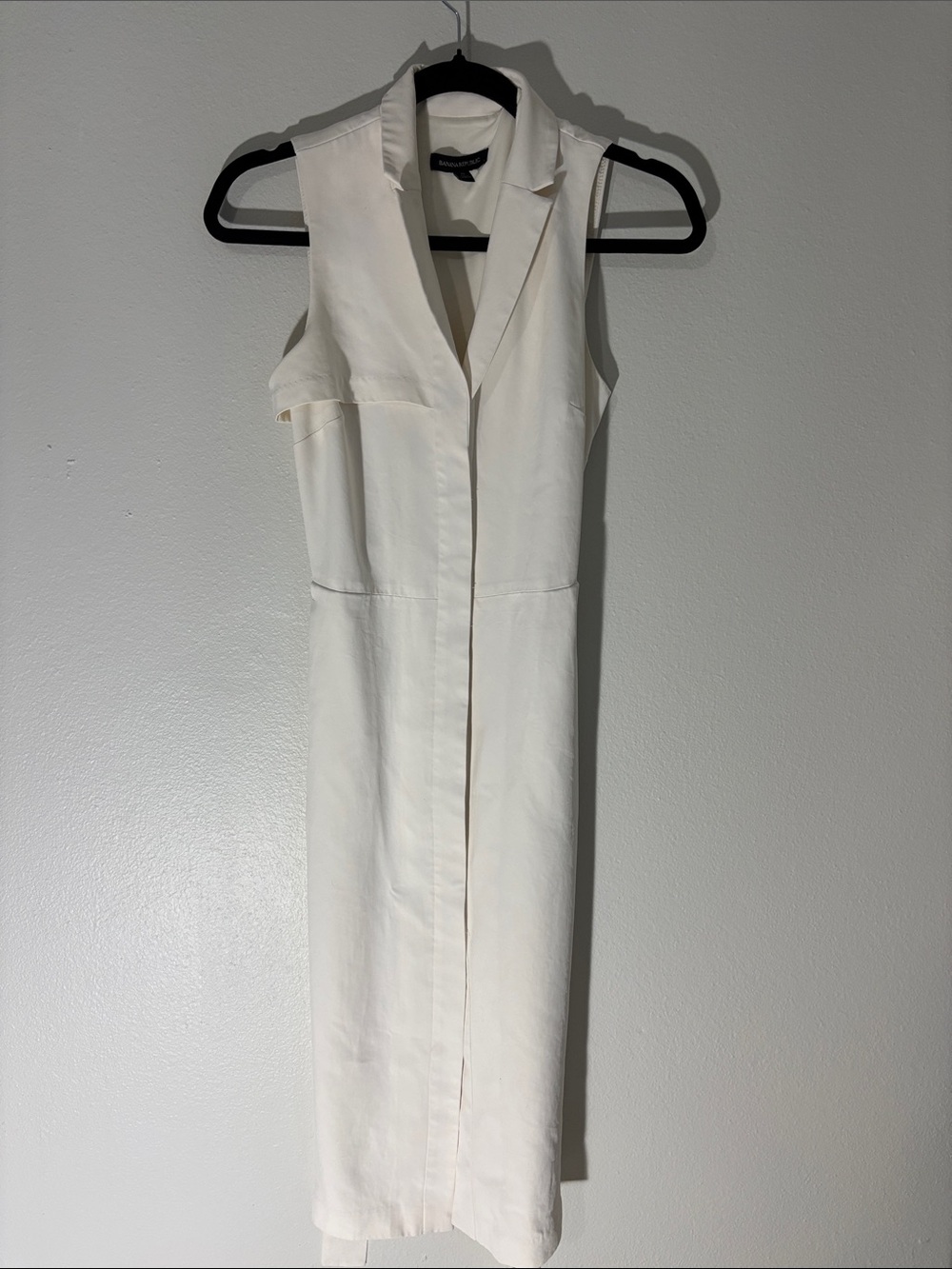 Sleeveless dress color Cream Buttons Down with pockets Banana Republic